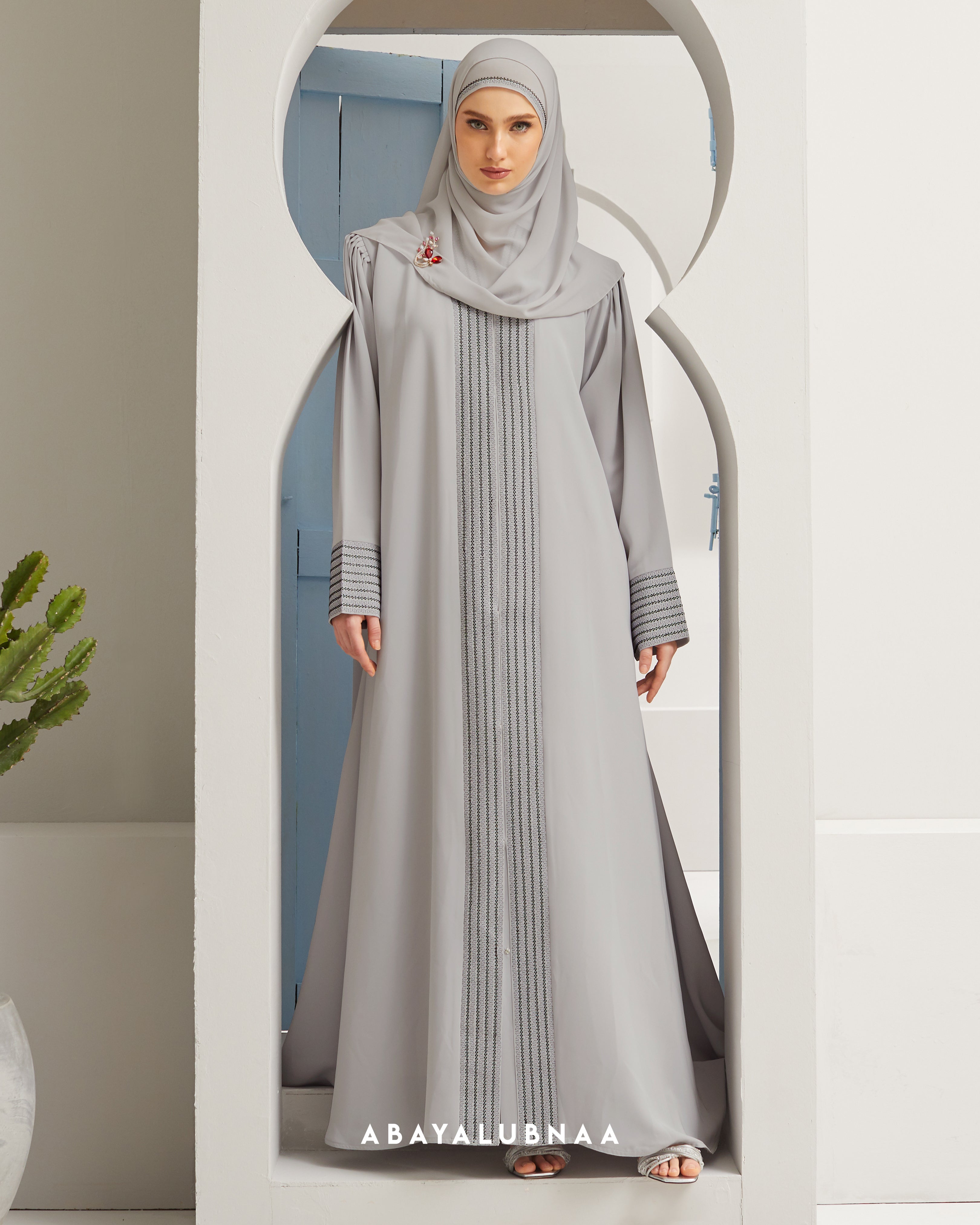 Mecca Abaya in Grey