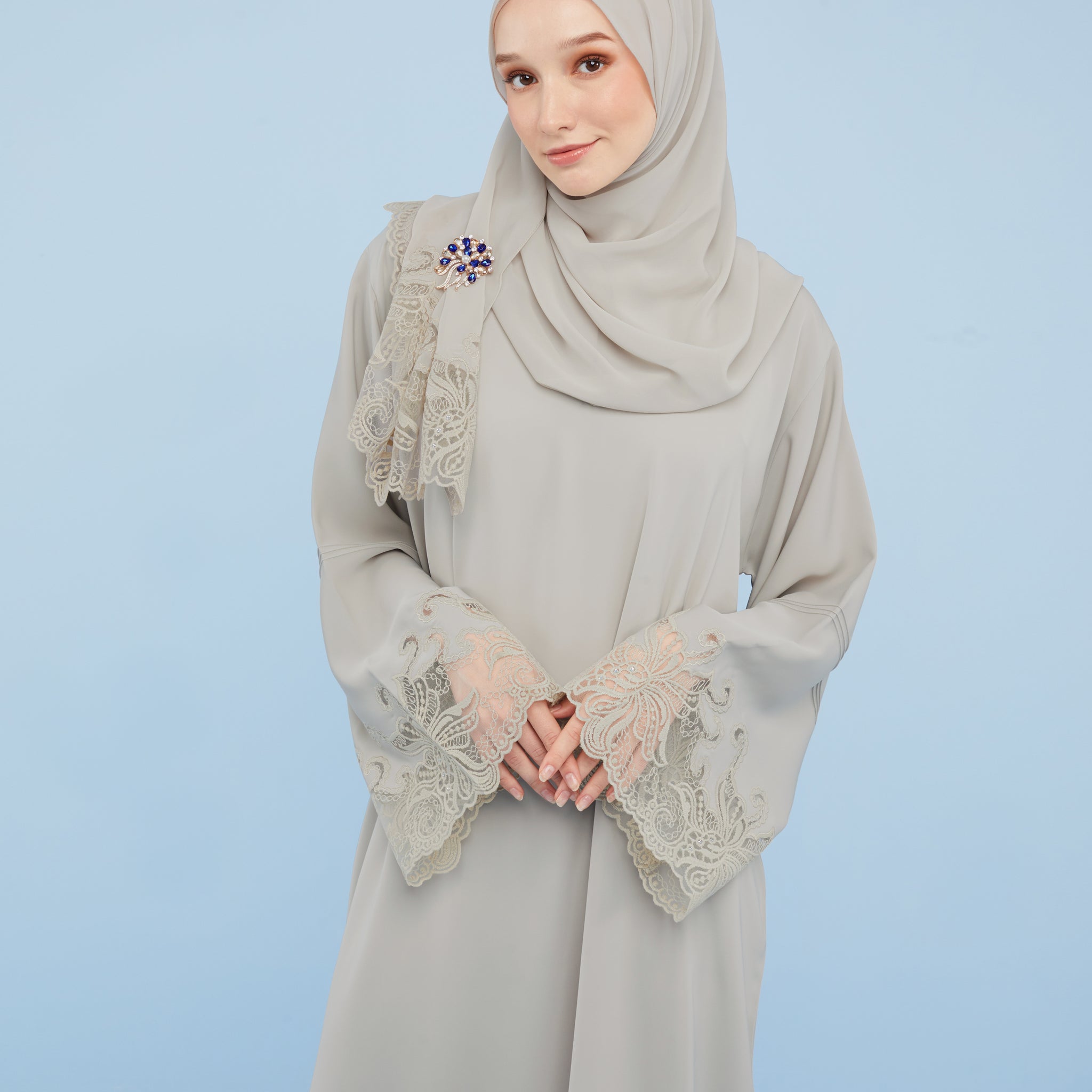 Amalia Abaya in Silver Cloud