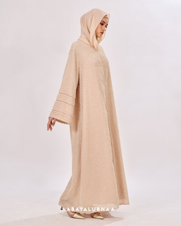 Amalina Abaya in Nude
