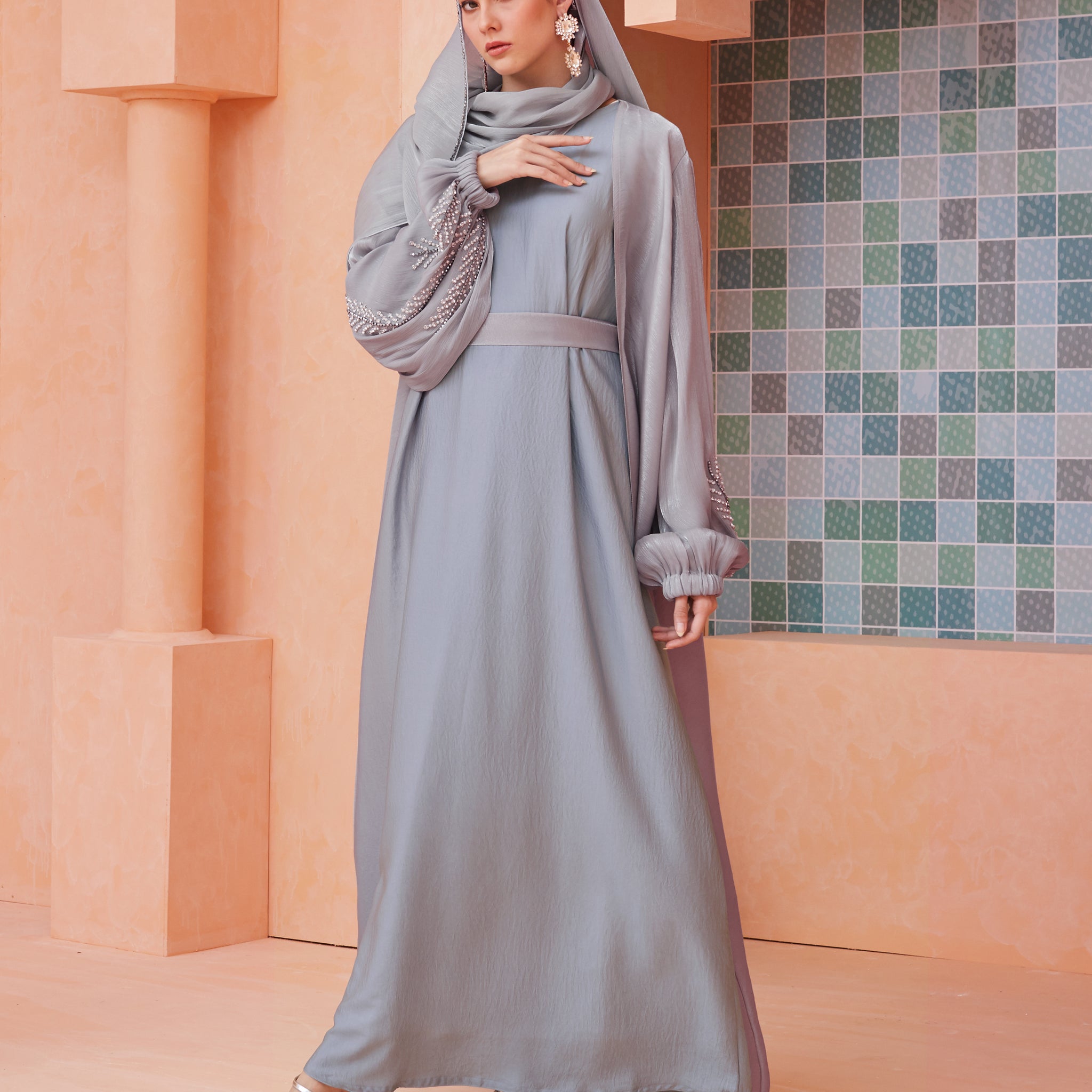 Gloria Abaya in Silver Gray