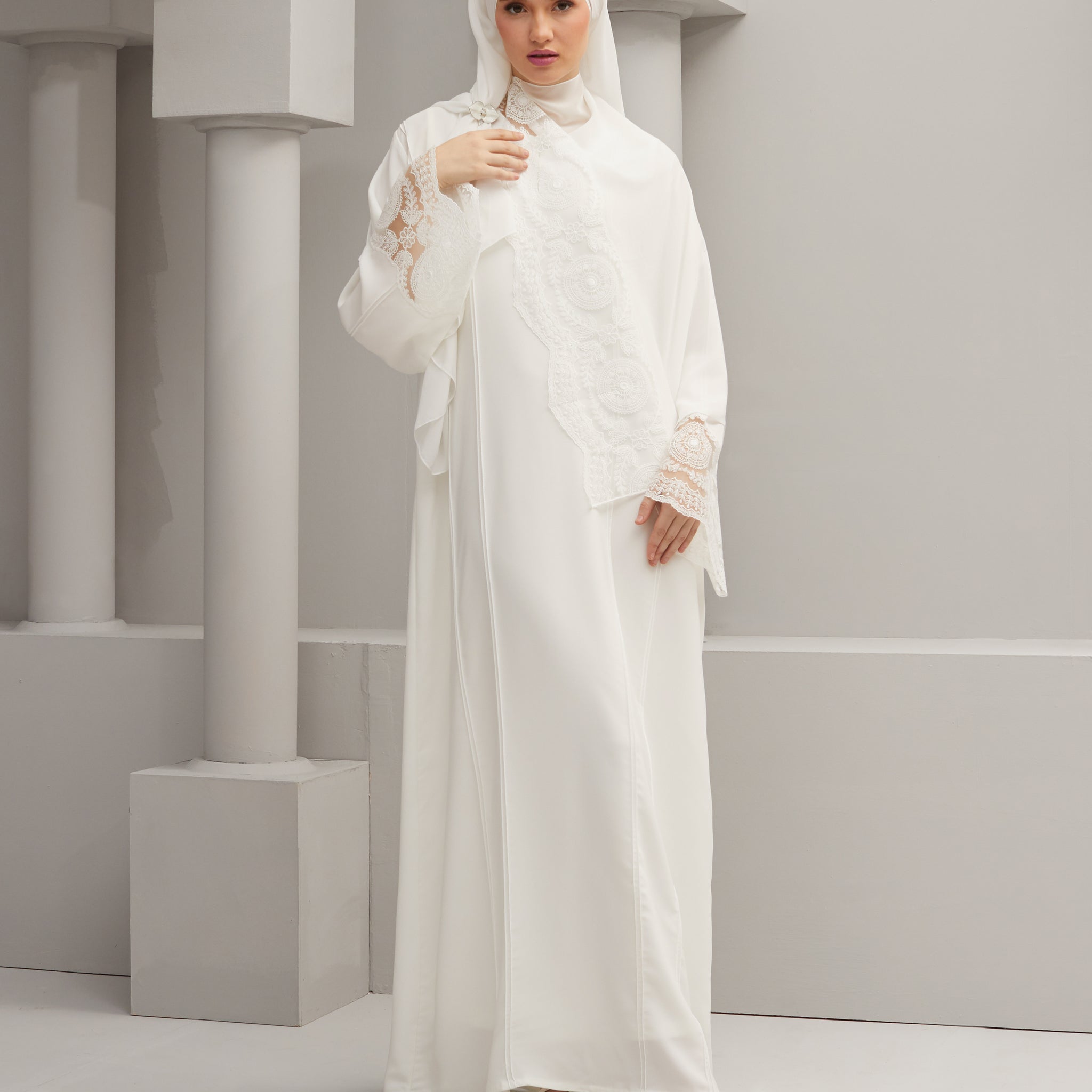 Hazel Abaya in Off White