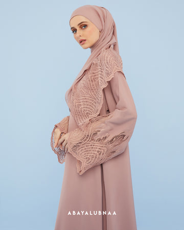 Hudaa Abaya in Rosewood