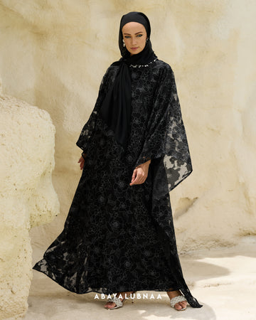 Jameela Kaftan in Meteorite