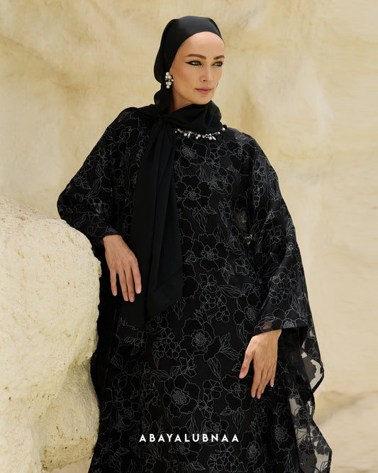 Jameela Kaftan in Meteorite