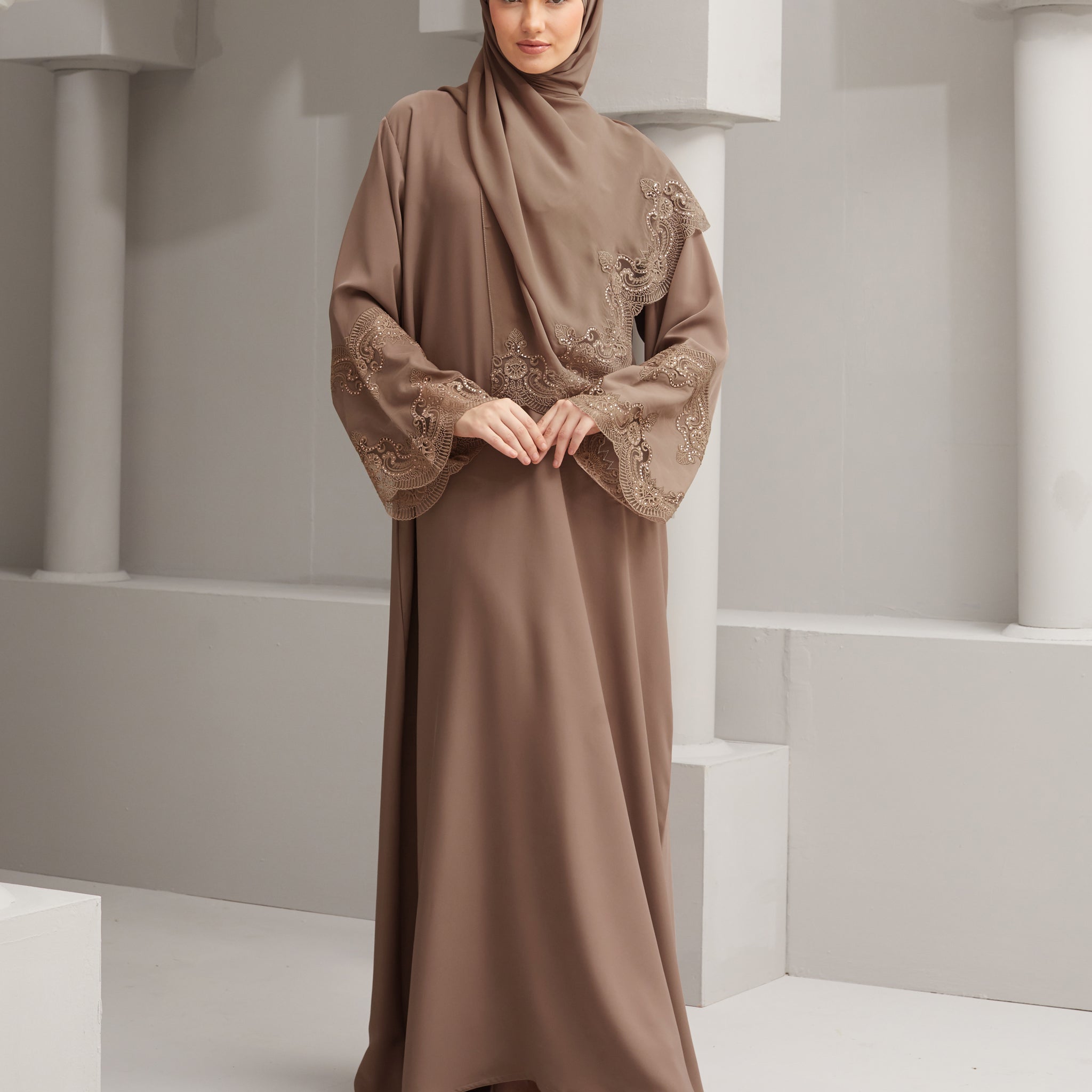 Khayla Abaya in Tawny Brown