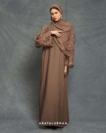 Lateefa Chic in Tawny Brown