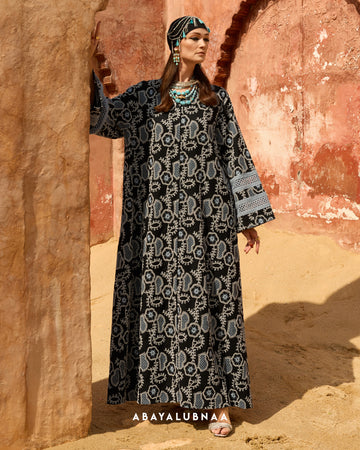 Malika Abaya in Meteorite