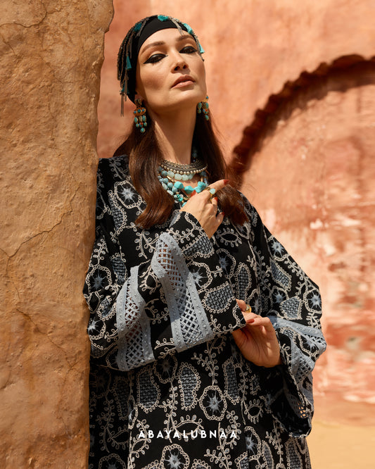 Malika Abaya in Meteorite