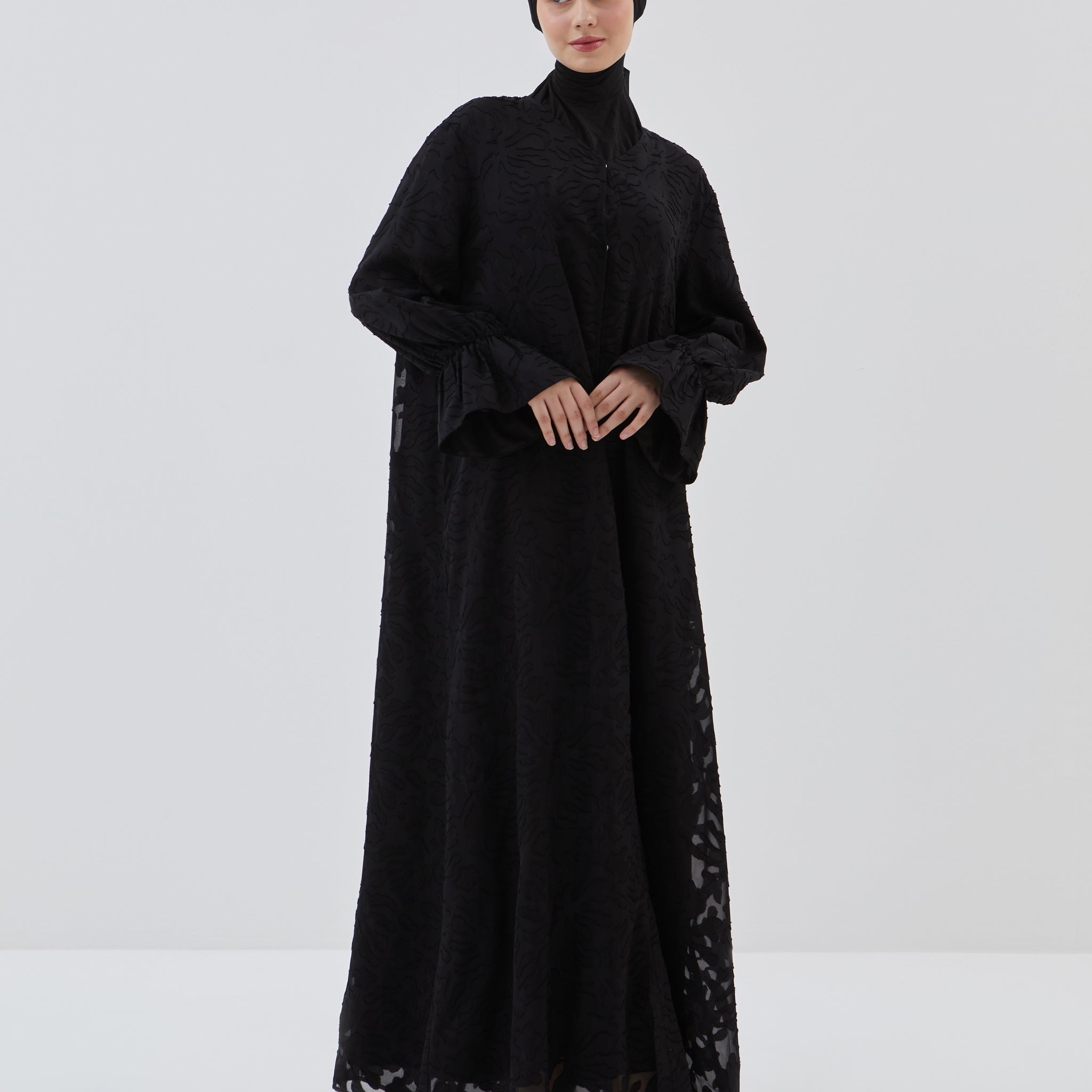 Naema Abaya in Meteorite
