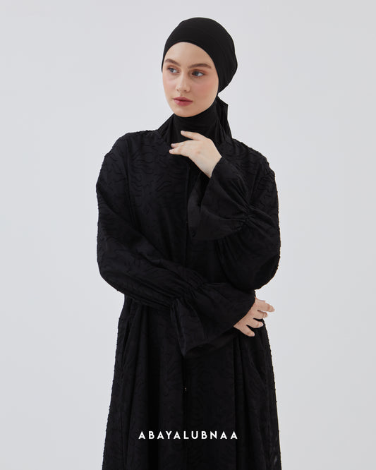 Naema Abaya in Meteorite