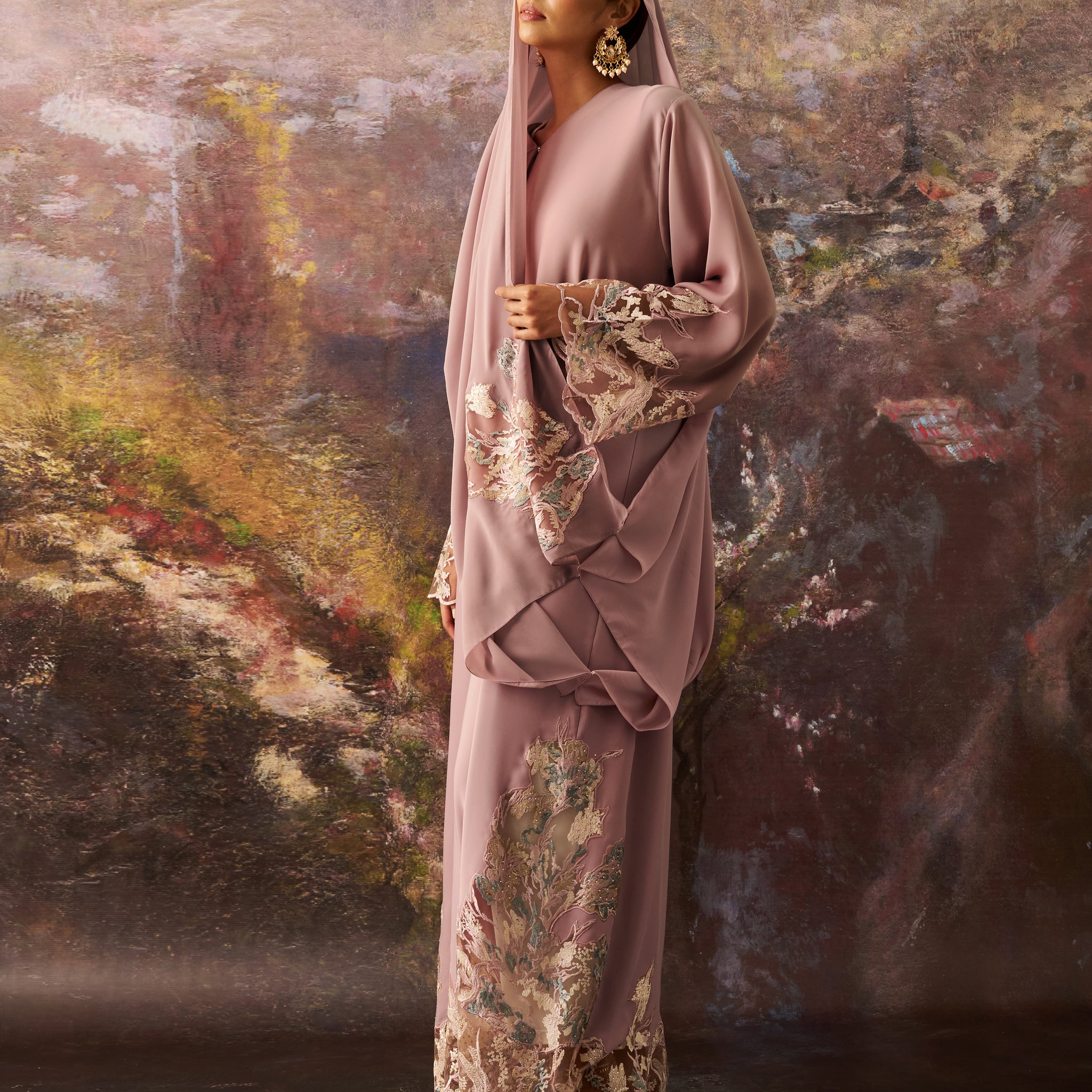 Sonia Abaya in Pink