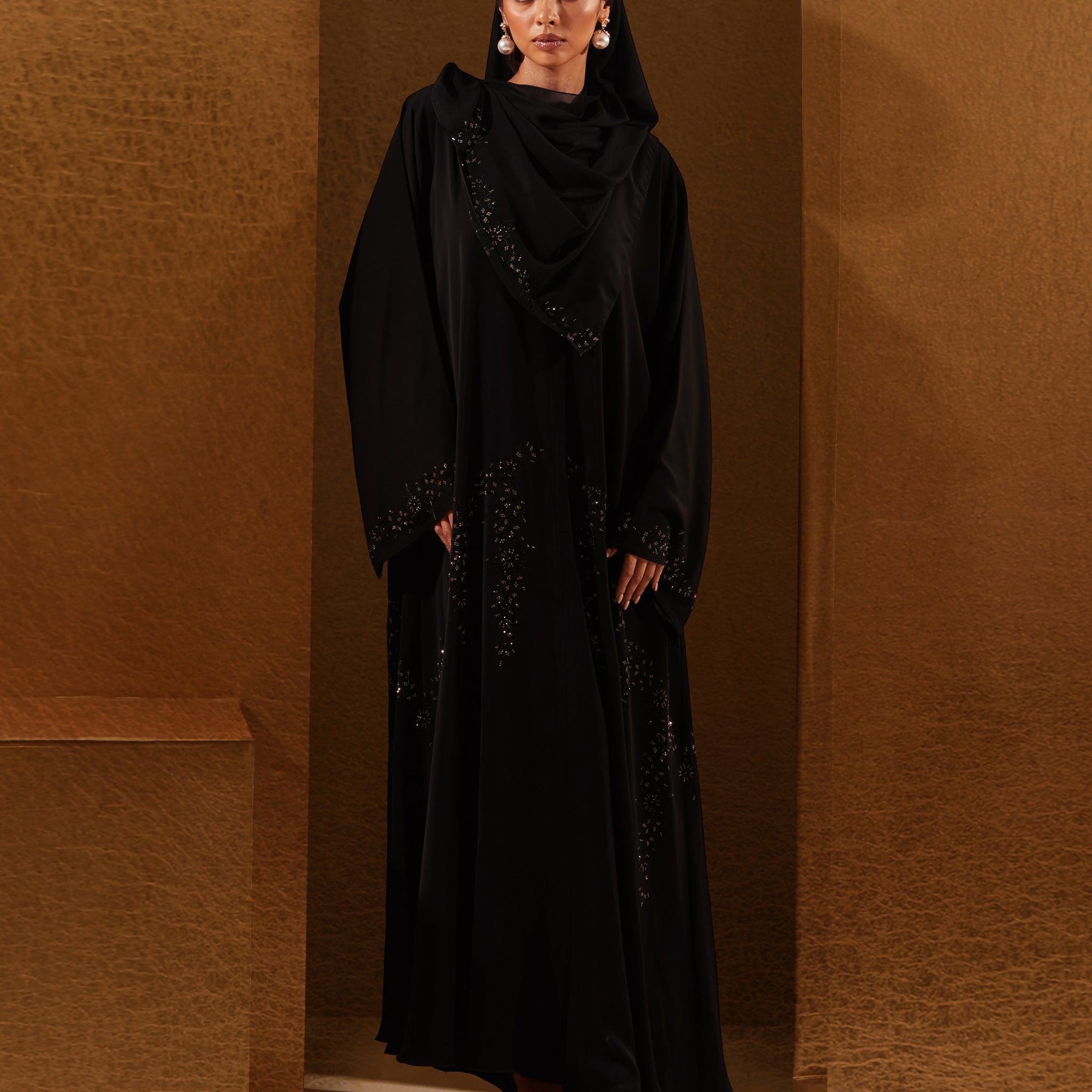 Yusra Abaya in Meteorite
