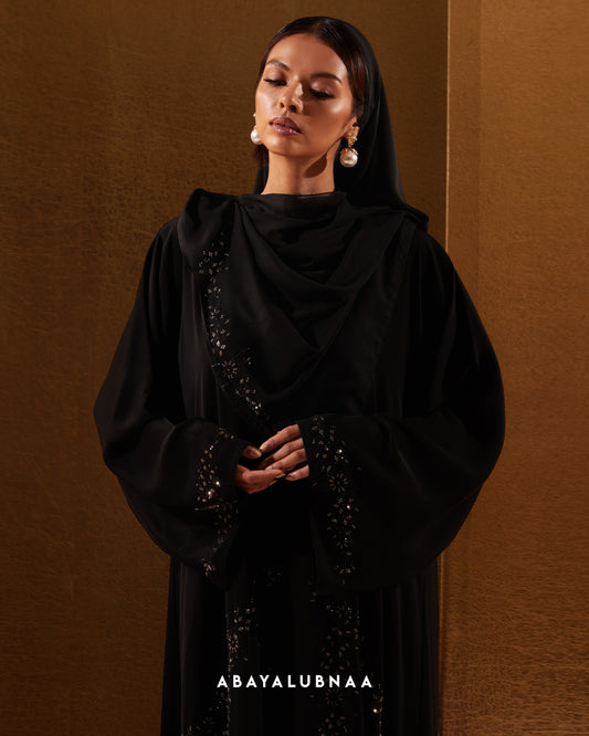 Yusra Abaya in Meteorite