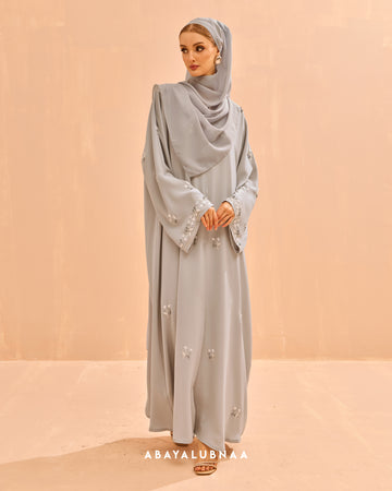 Zahira Abaya in Grey