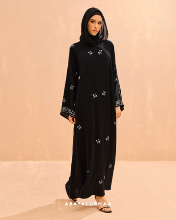 Zahira Abaya in Meteorite