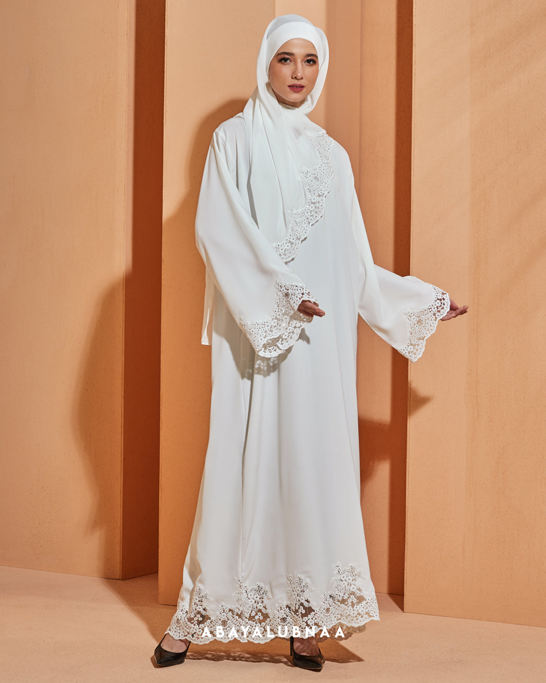 Haawa Abaya in Off White