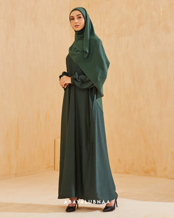 Inaaya Abaya in Hunter Green