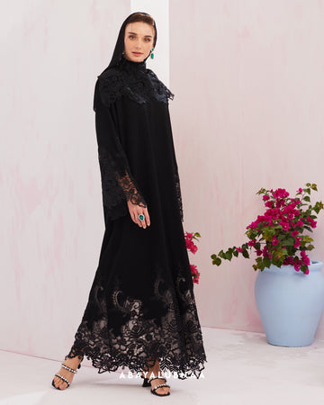 Larissa Abaya in Meteorite