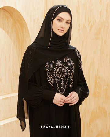 Najja Abaya in Meteorite