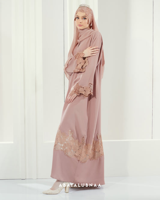 Natalia Abaya in Rosewood