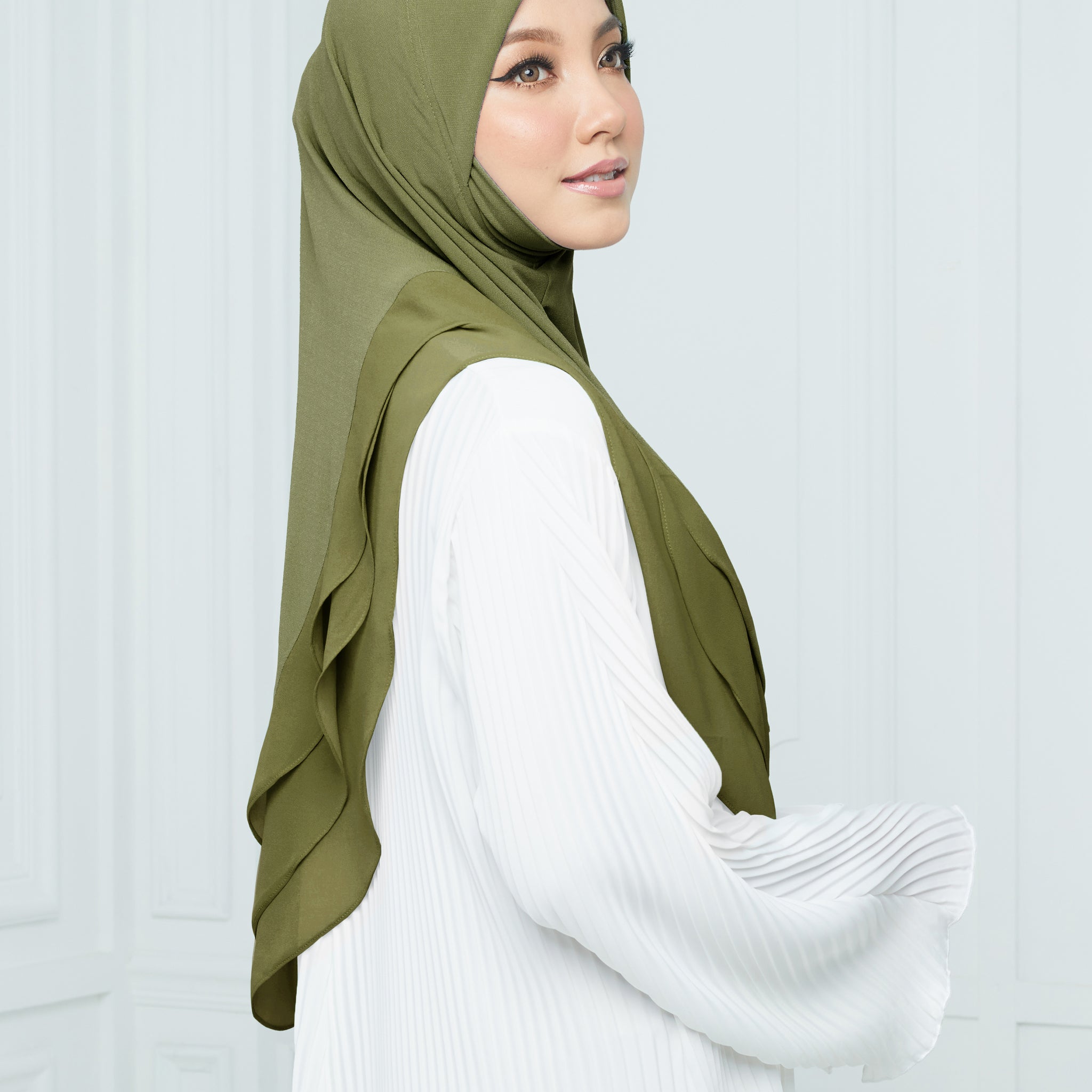 Sophea INSTANT in Olive Green