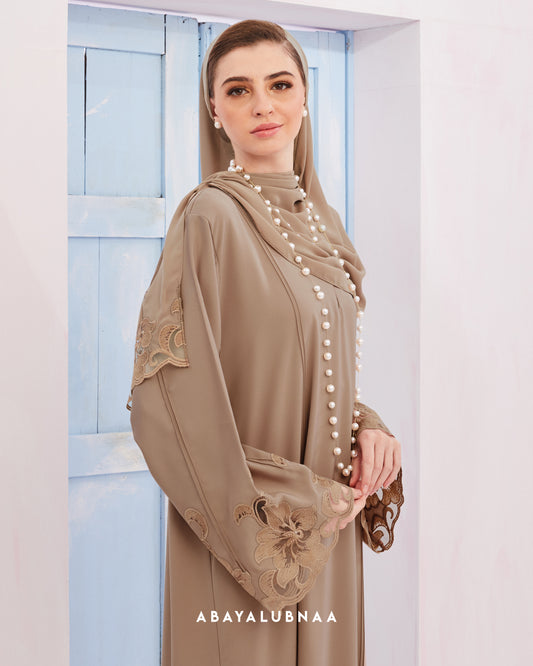 Talia Abaya in Powder Brown