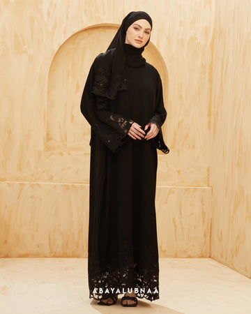 Talia Abaya in Meteorite