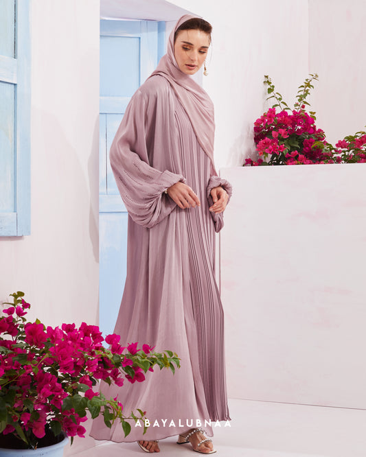 Valentina Abaya in Dusty Pink