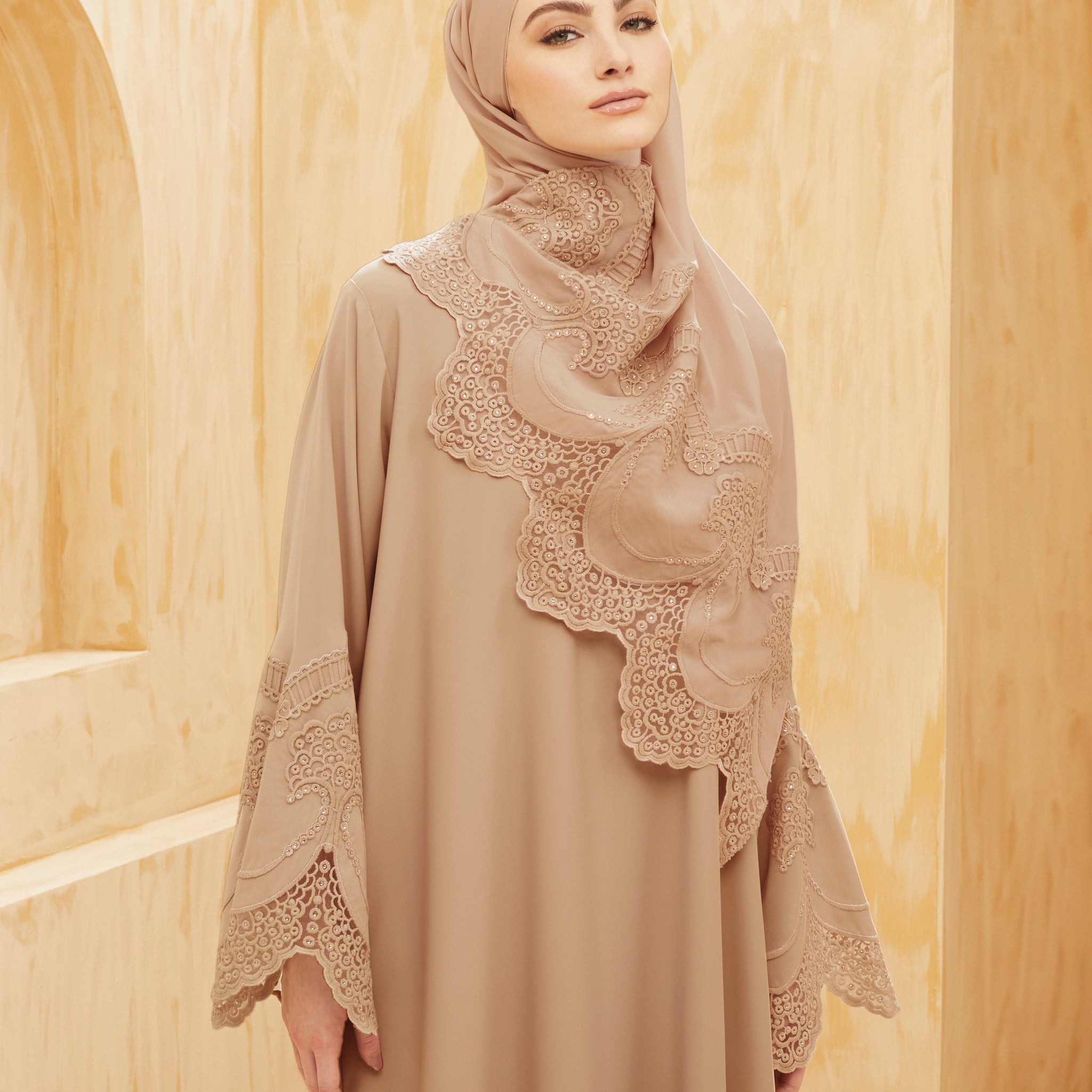 Auliya Abaya in Smoke Brown