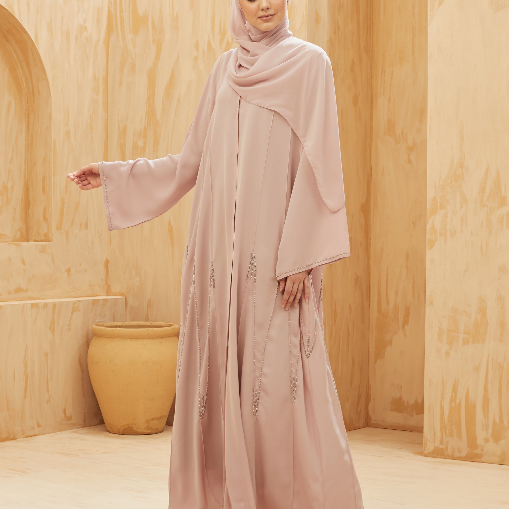 Layla Abaya in Lily Pink